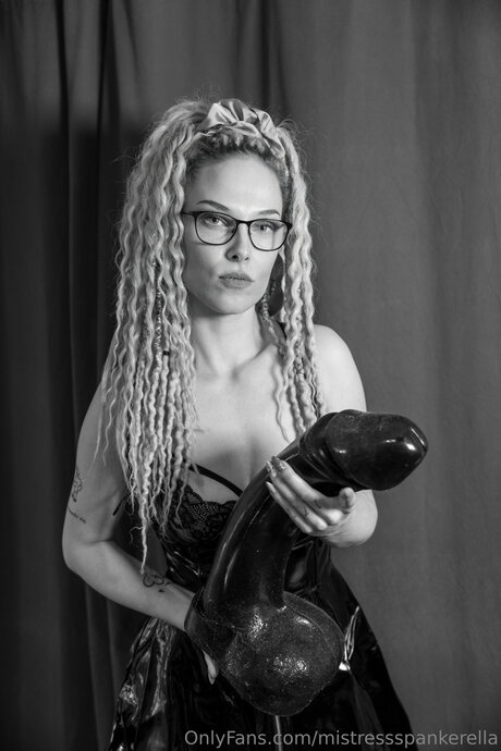 Mistressspankerella star perfect images