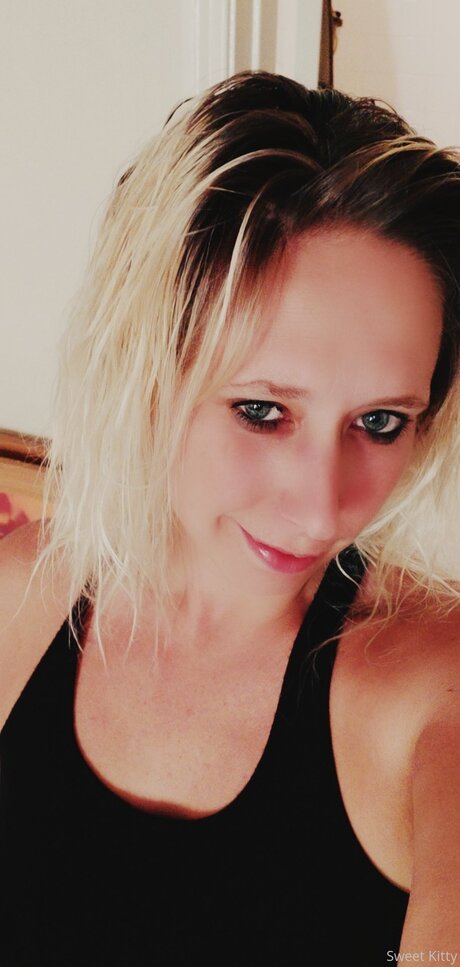 Sweetkitty777 model perfect galleries