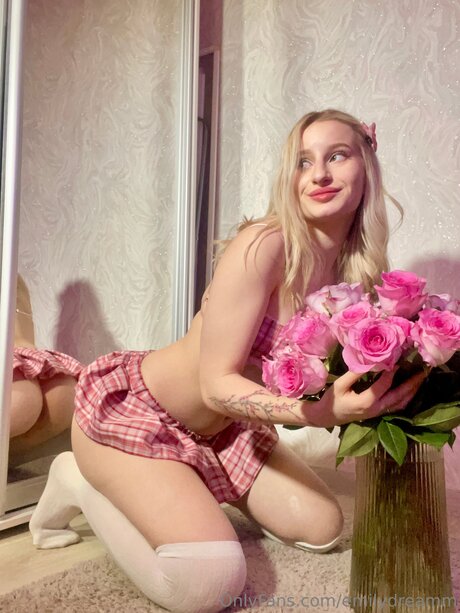 Emilydreamm model best pics