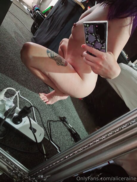 Aliceraine naked actress photos