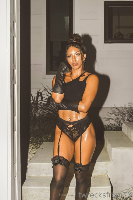 smile onlyfans free sexy images