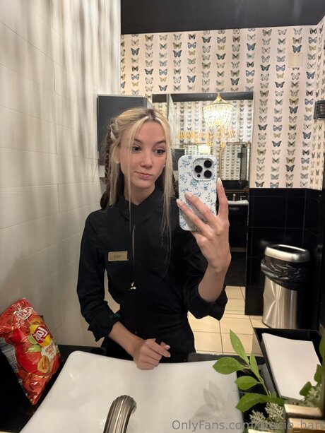 Gracie Hart xxx model photo