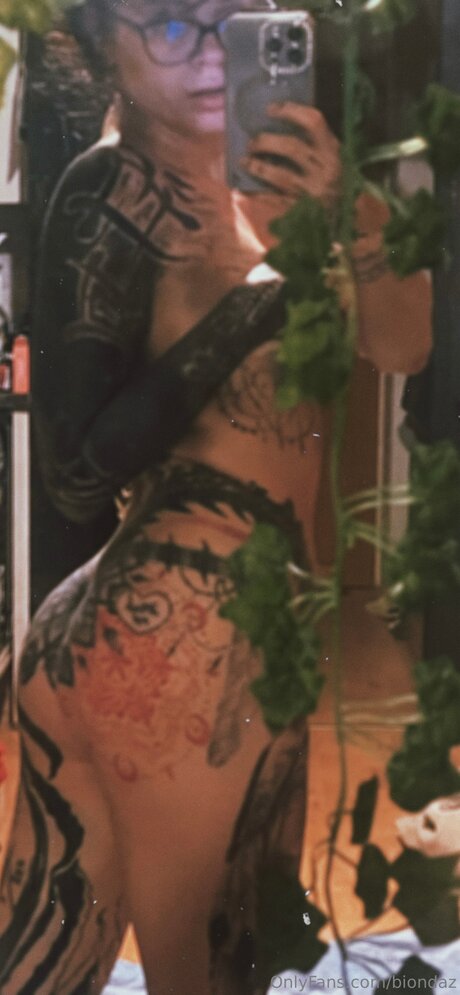 Biondaz sexy star image