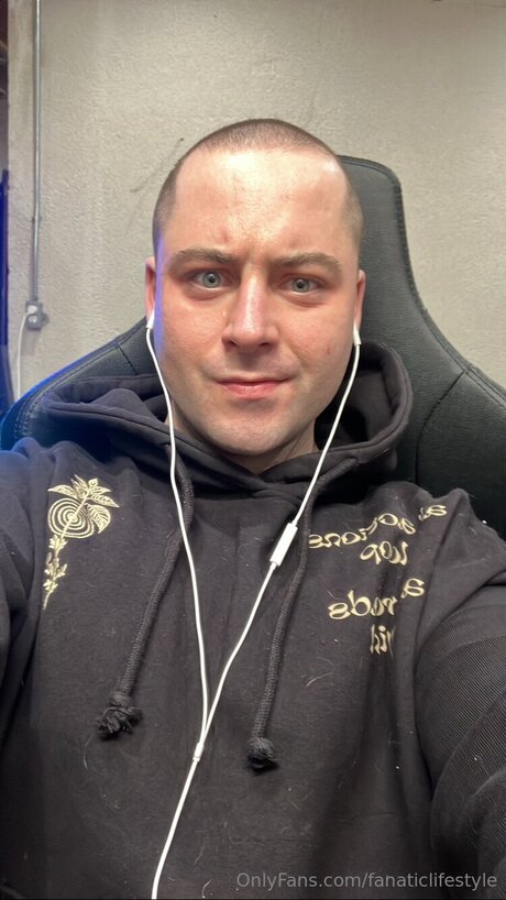 Fanaticlifestyle model pictures