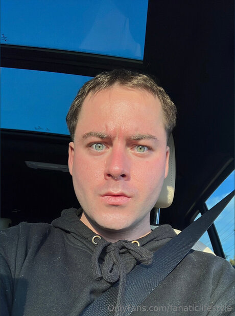 Fanaticlifestyle pornstar naked pic