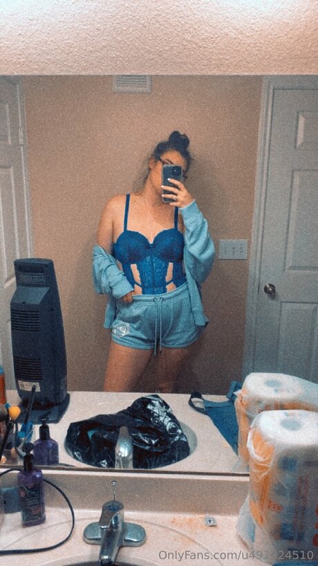 U491224510 pornstar sexy images