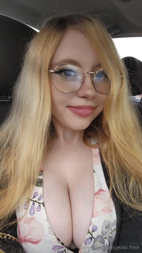 Jenki Free hot actress pics