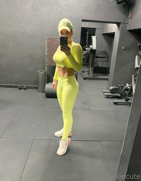 jassiecute nude actress pics