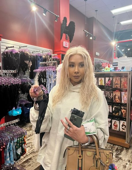 povlotti pornographic star pictures