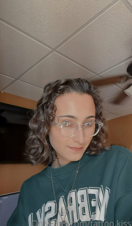 tattoo kiss sex pornstar photo