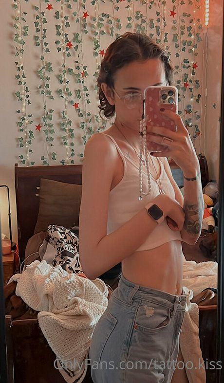 tattoo kiss star porn gallery