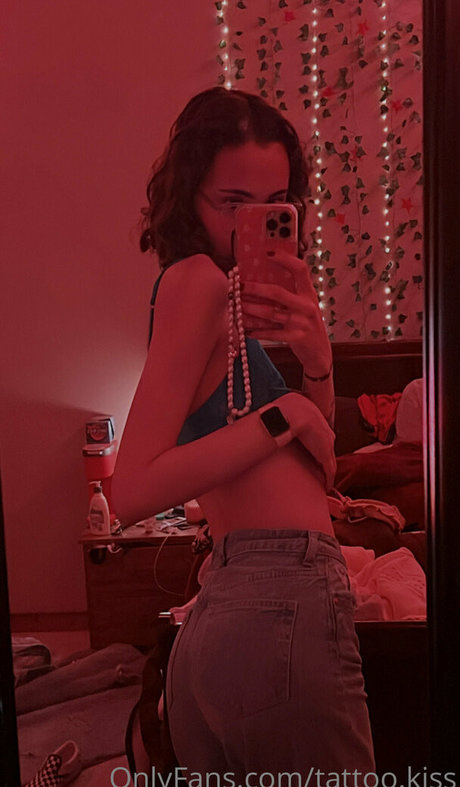 tattoo kiss model xxx photos