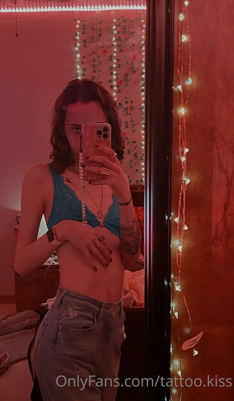 tattoo kiss top star image
