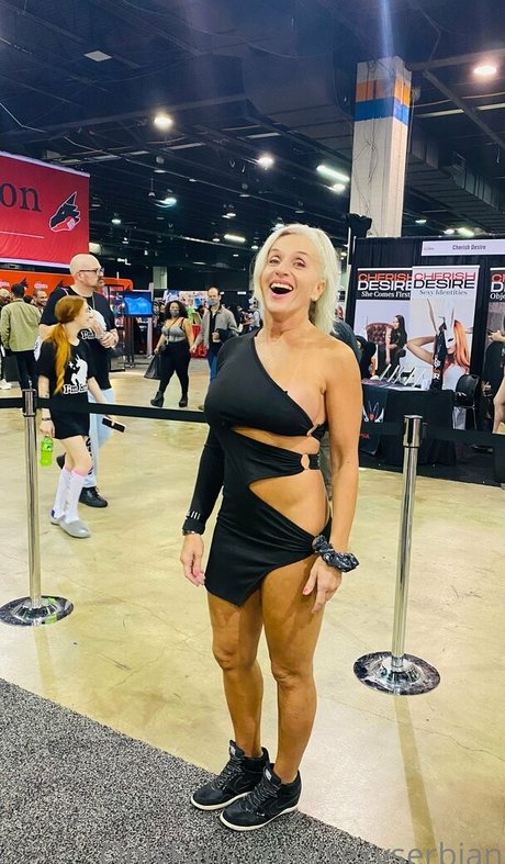 sexyserbian porn model photo