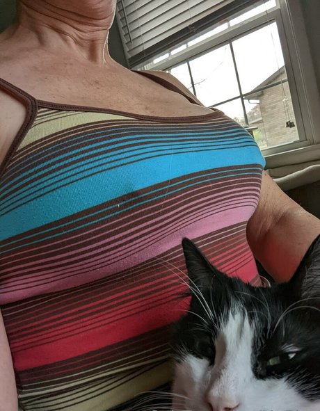 lesbian fingering onlyfans naked picture