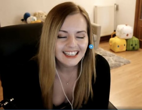 Suzy Lu erotic model gallery