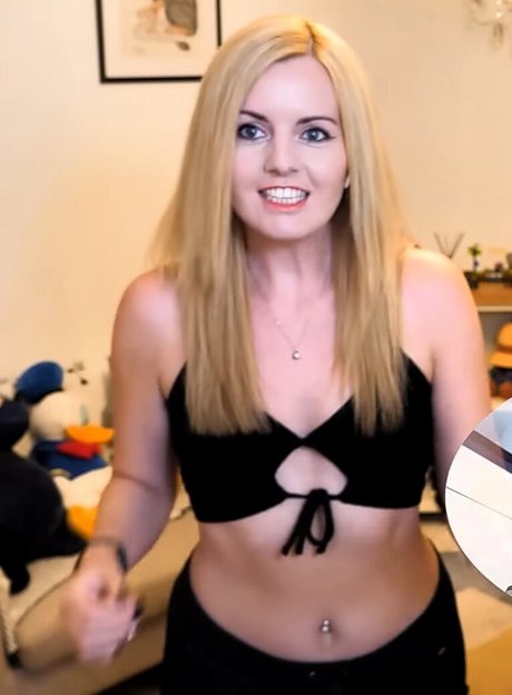 Suzy Lu nude pornstar img