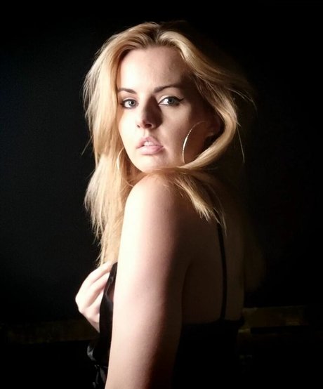 Suzy Lu pornstar pics