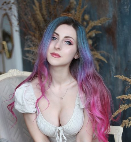 Roxolana nude pornstar image