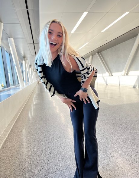 Natalie Decker star sexy photo