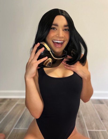 Natalie Decker model free img