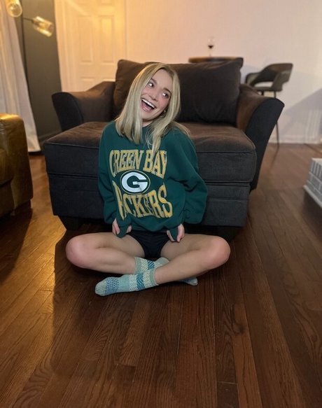 milf handjob onlyfans erotic gallery