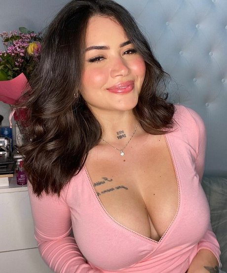 Michellen Cristina sexy model img