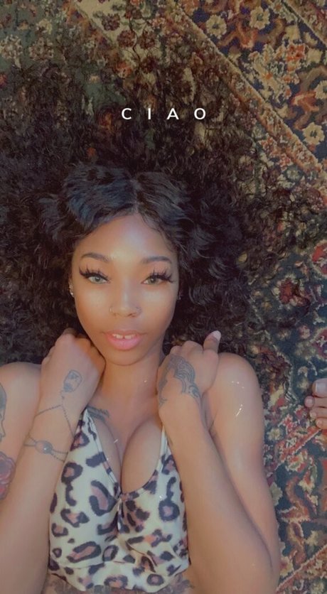 curvy nude onlyfans naked galleries