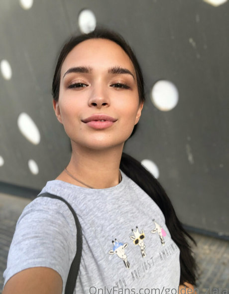 golden zlata pornstar top photo