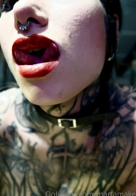 big tits mom onlyfans top image