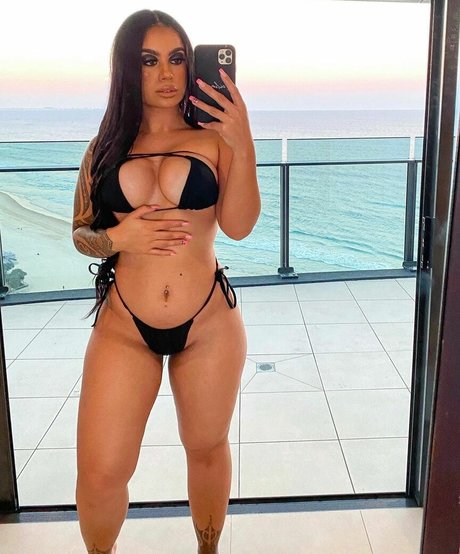 paremiria model pretty picture