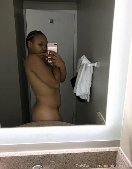 bonniexclyde18 star pictures