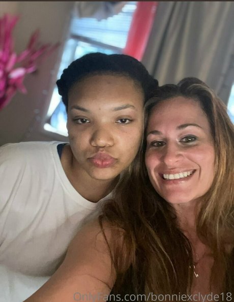 bonniexclyde18 star high quality img