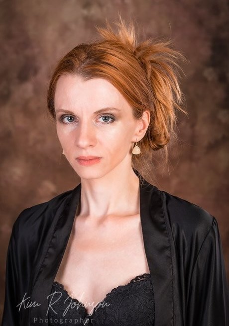 Anima Noira naked pornstar img