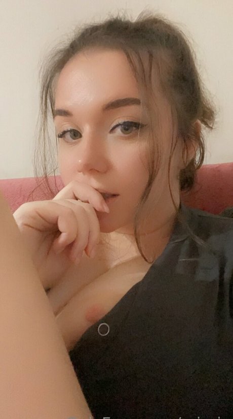 mirniy naked model pictures