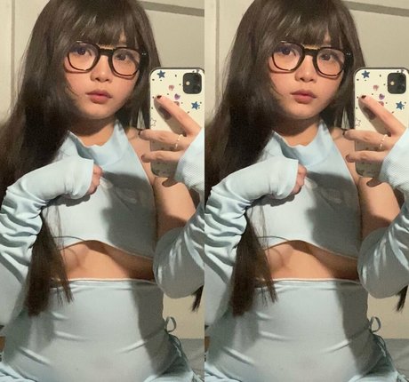 yukxwaii nude pornstar galleries