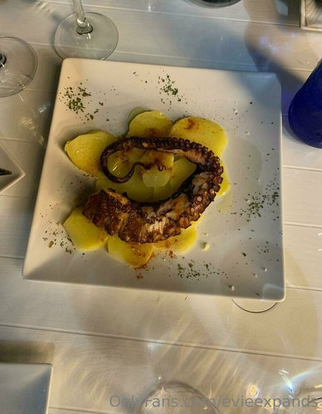 evieexpands adult star images