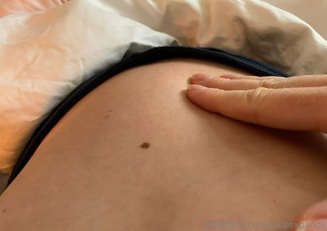 lesbian fingering onlyfans hot gallery