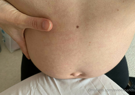 evieexpands sex actress img