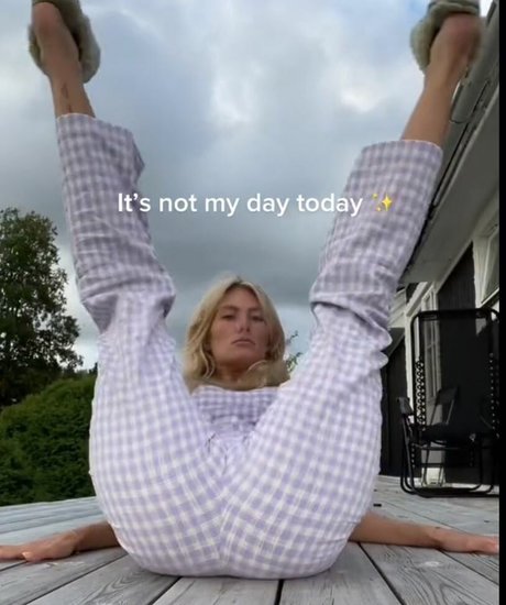 blonde shemale onlyfans nice pictures