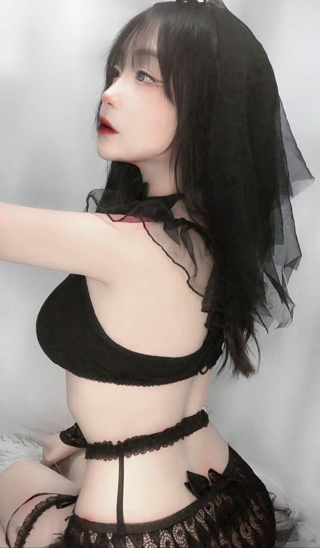 byzeko 02 art model image