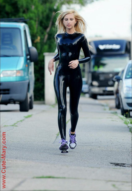 Cute Mary best actress photos