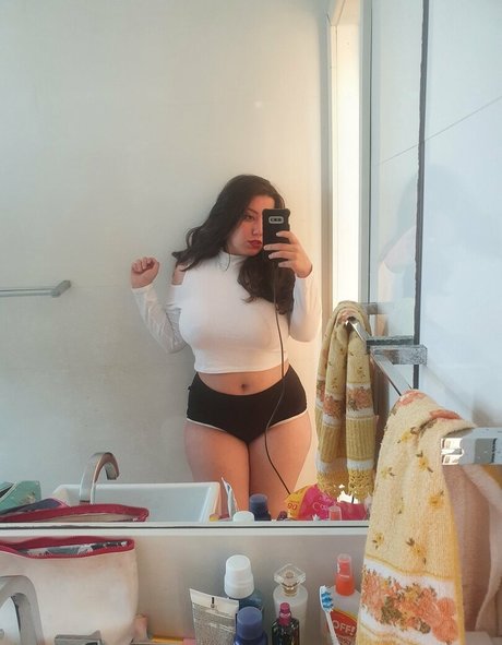 nikkadance high quality actress pic