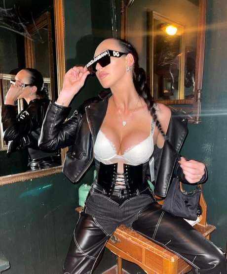 elleventures star erotic gallery