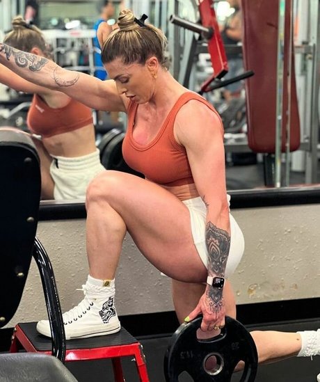 Angela Borges art model picture