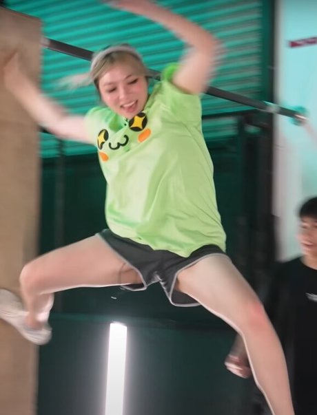 Yvonnie model xxx img