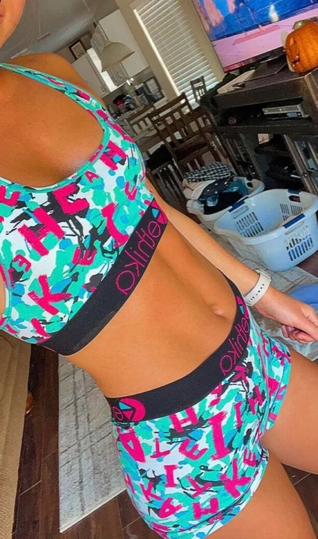 Jenna Sinatra sexy pornstar pic