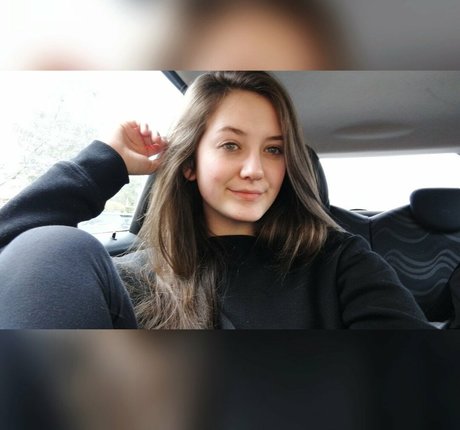 Scoopy model naked pics