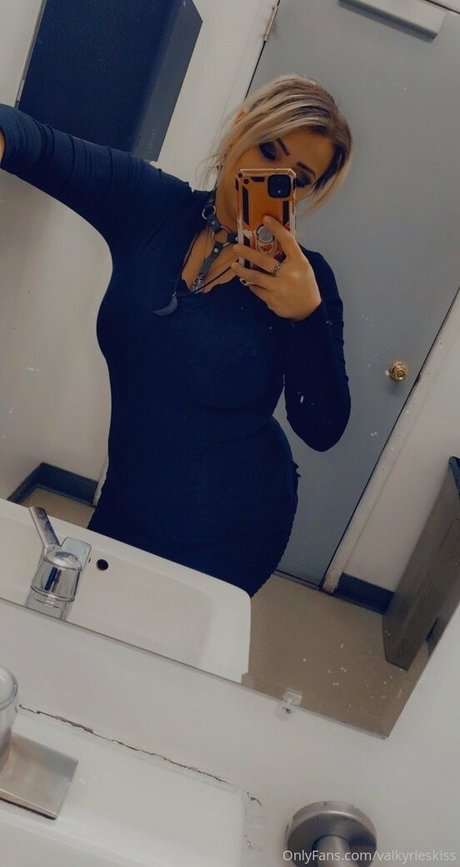 valkyrieskiss naked pornstar photos