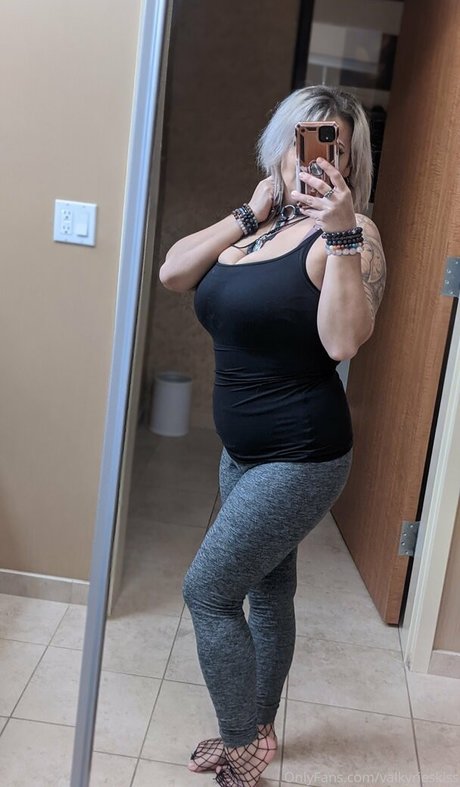 tanned onlyfans pretty photo